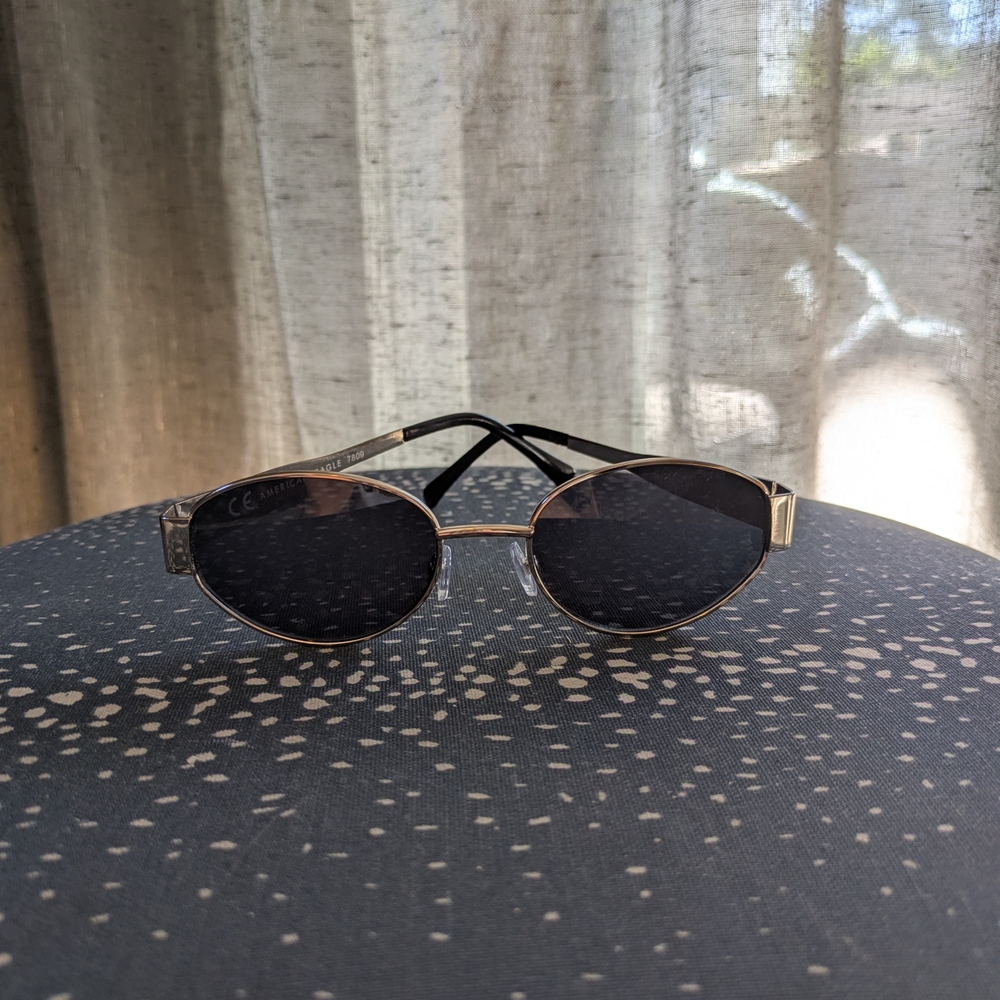 Stylish Black Oval Sunglasses